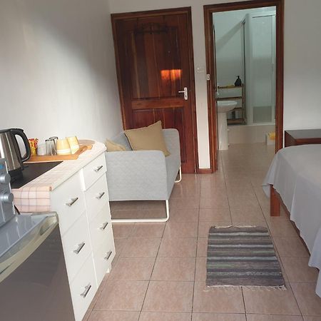 La Maison Hibiscus Self Catering Accommodation Beau Vallon  Exteriör bild