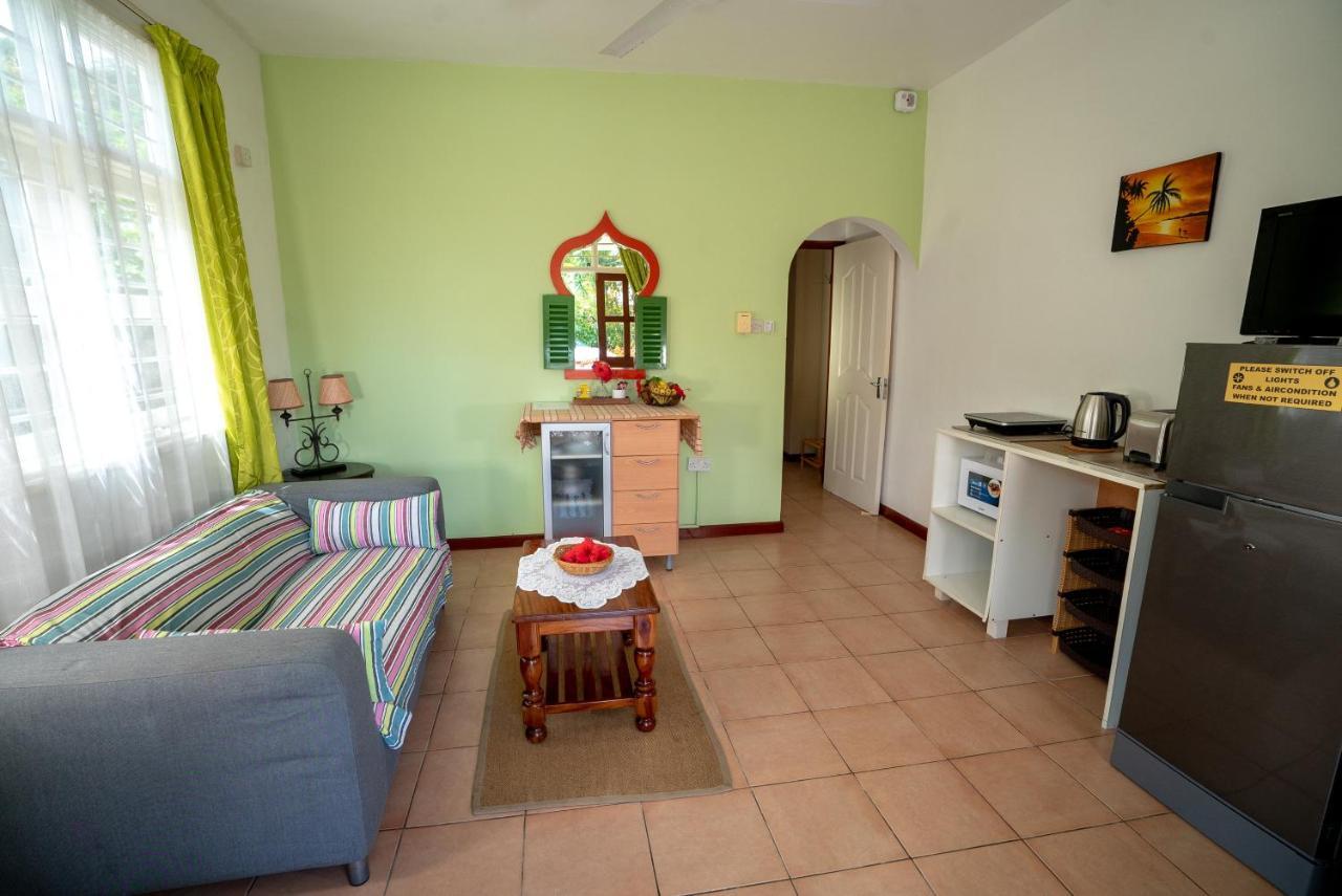 La Maison Hibiscus Self Catering Accommodation Beau Vallon  Exteriör bild