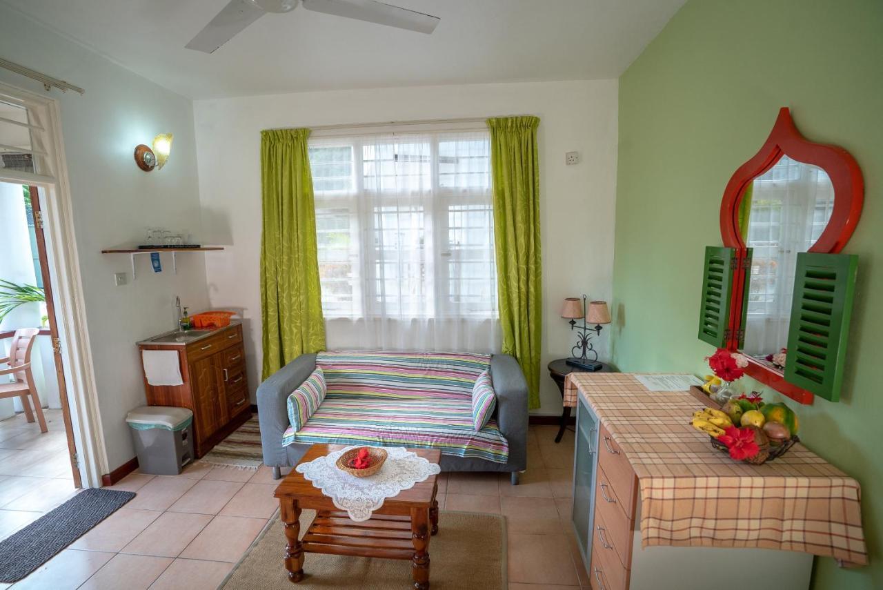 La Maison Hibiscus Self Catering Accommodation Beau Vallon  Exteriör bild