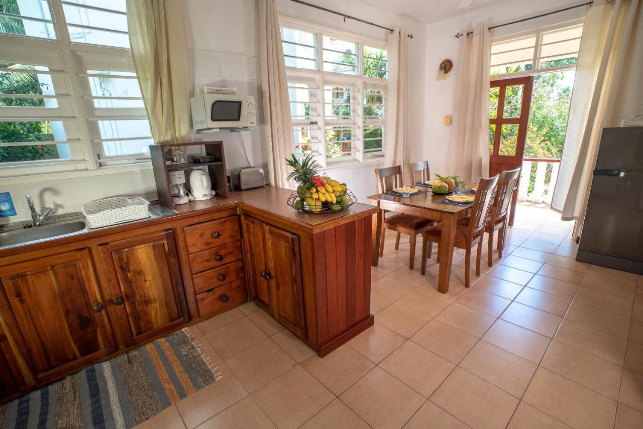 La Maison Hibiscus Self Catering Accommodation Beau Vallon  Exteriör bild