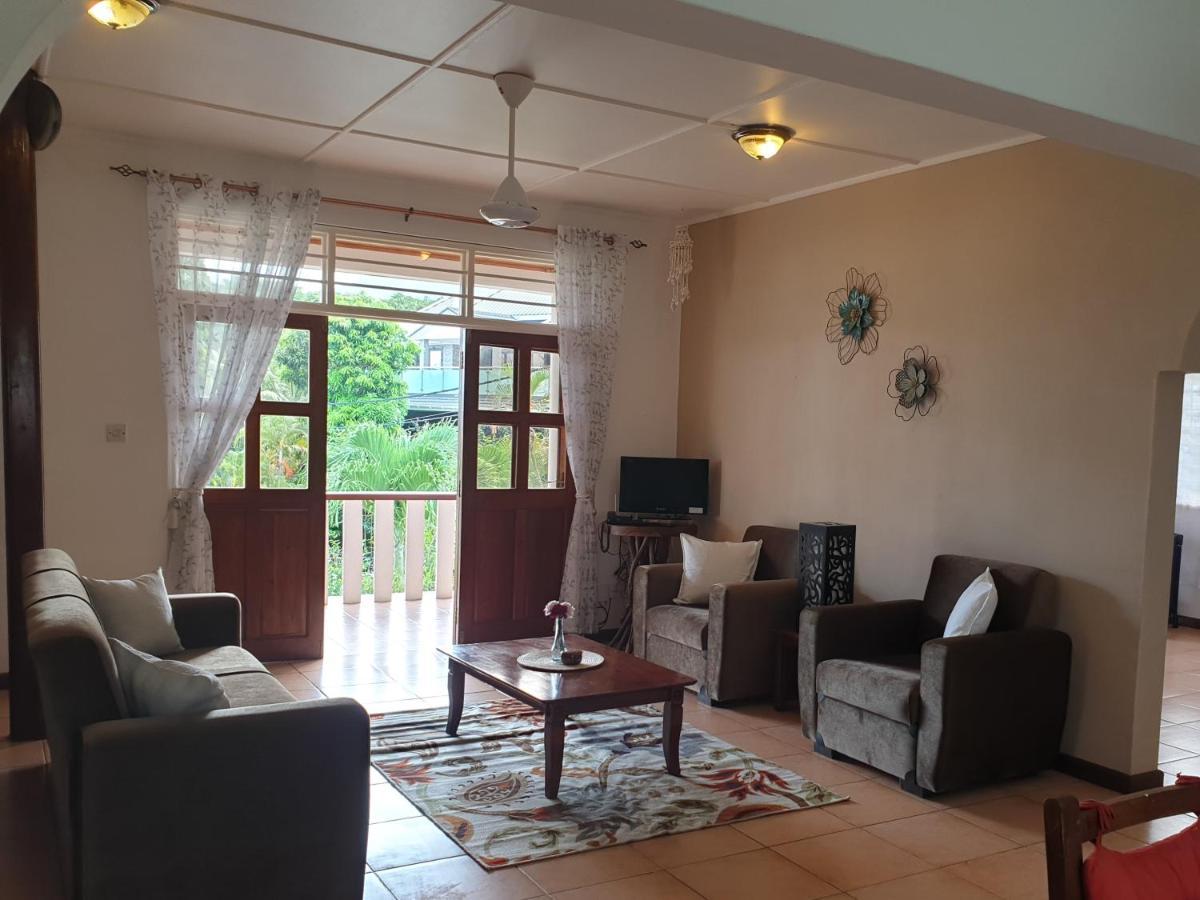 La Maison Hibiscus Self Catering Accommodation Beau Vallon  Exteriör bild